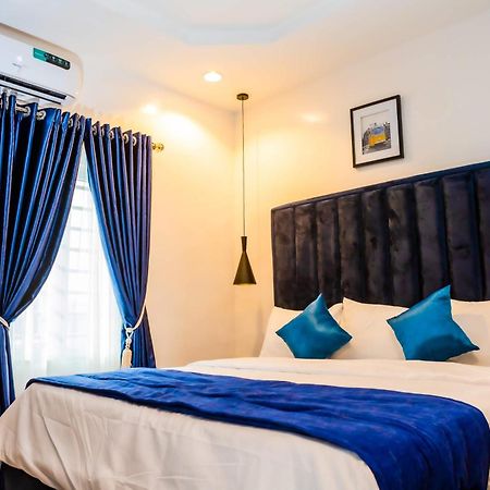 El Elyon Hotel And Suites Lagos Buitenkant foto