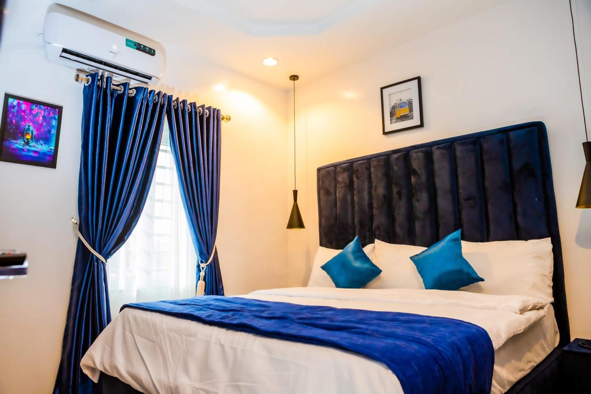 El Elyon Hotel And Suites Lagos Buitenkant foto