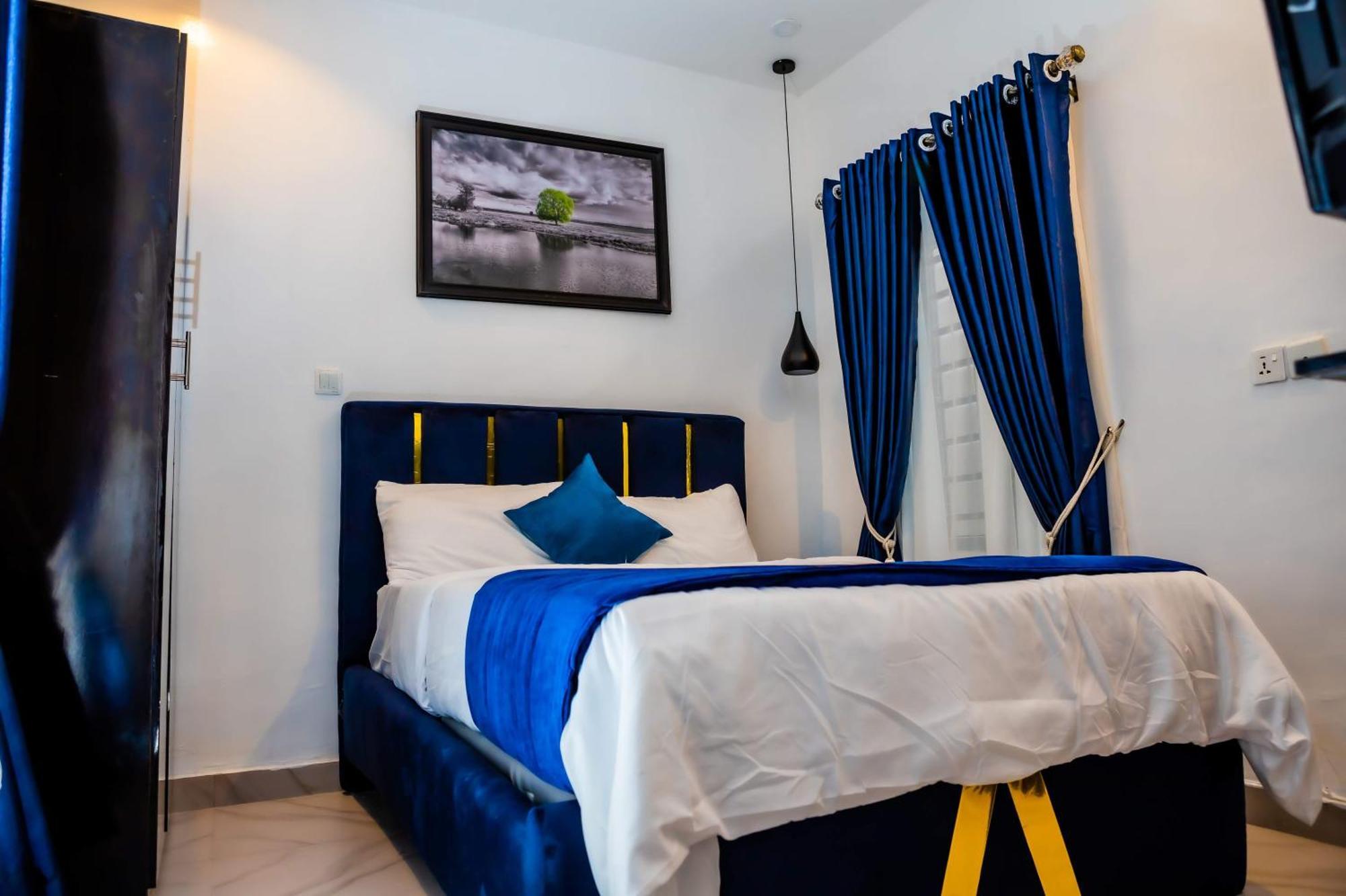 El Elyon Hotel And Suites Lagos Buitenkant foto