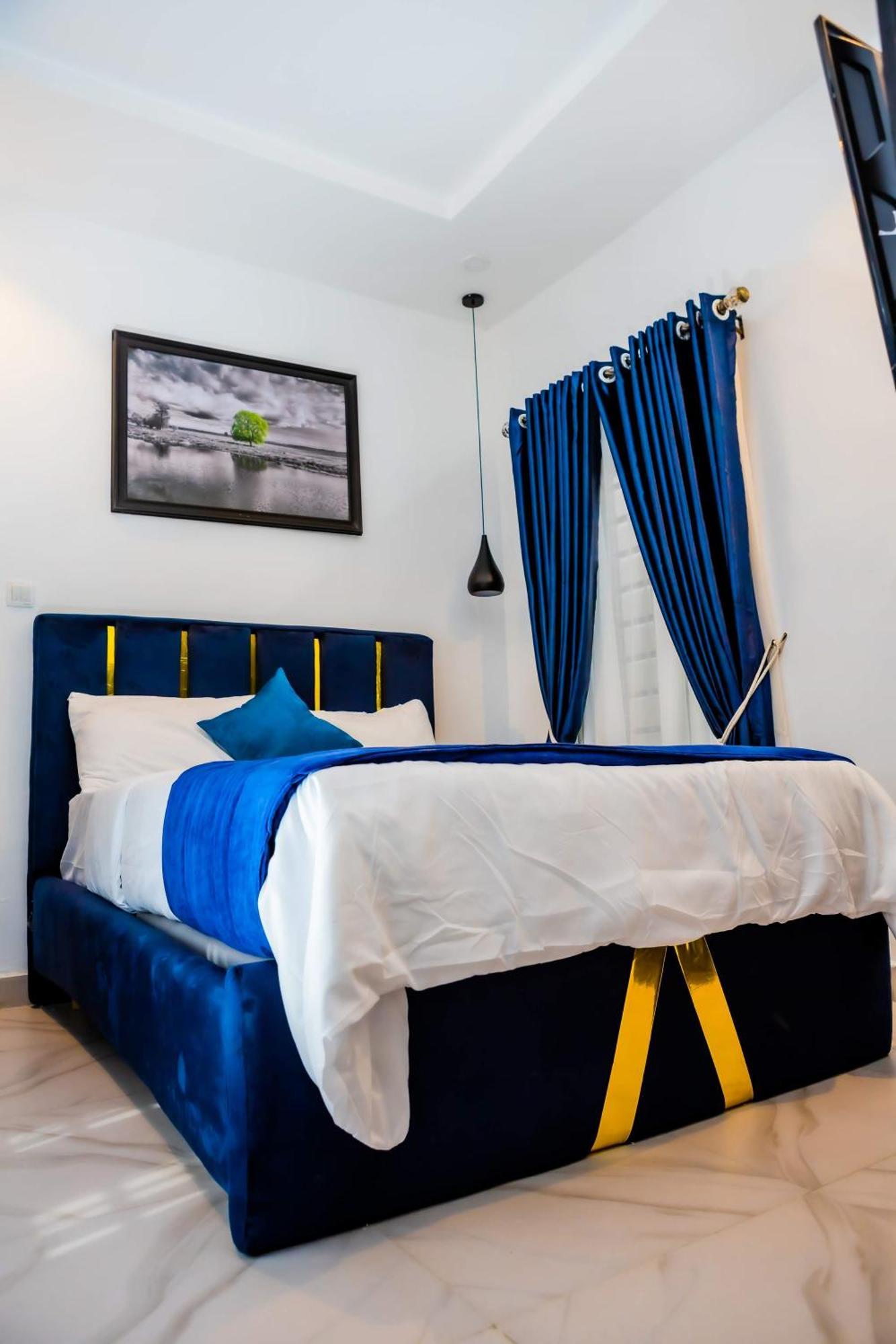 El Elyon Hotel And Suites Lagos Buitenkant foto
